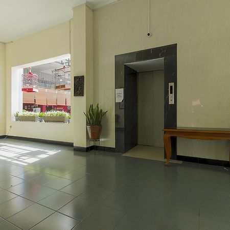 Reddoorz Plus Near Grage City Mall จิเรบอน ภายนอก รูปภาพ