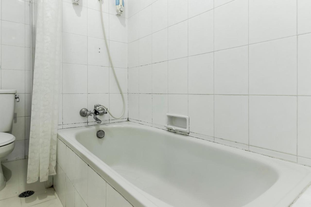 Reddoorz Plus Near Grage City Mall จิเรบอน ภายนอก รูปภาพ