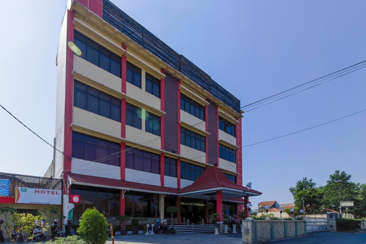 Reddoorz Plus Near Grage City Mall จิเรบอน ภายนอก รูปภาพ