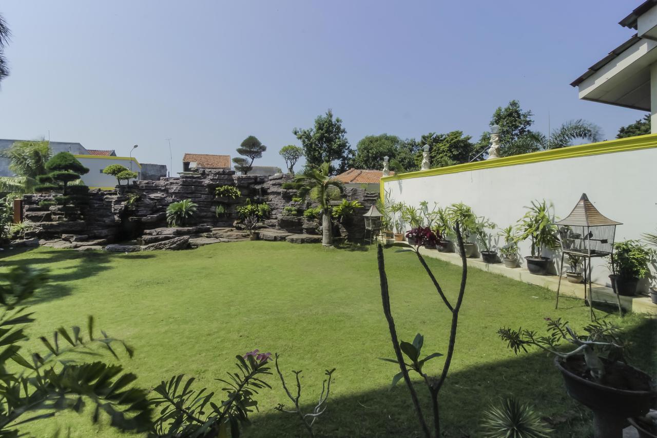 Reddoorz Plus Near Grage City Mall จิเรบอน ภายนอก รูปภาพ
